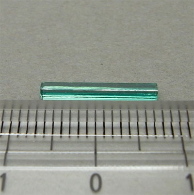 画像: エメラルド（0.65ct）　柱状結晶