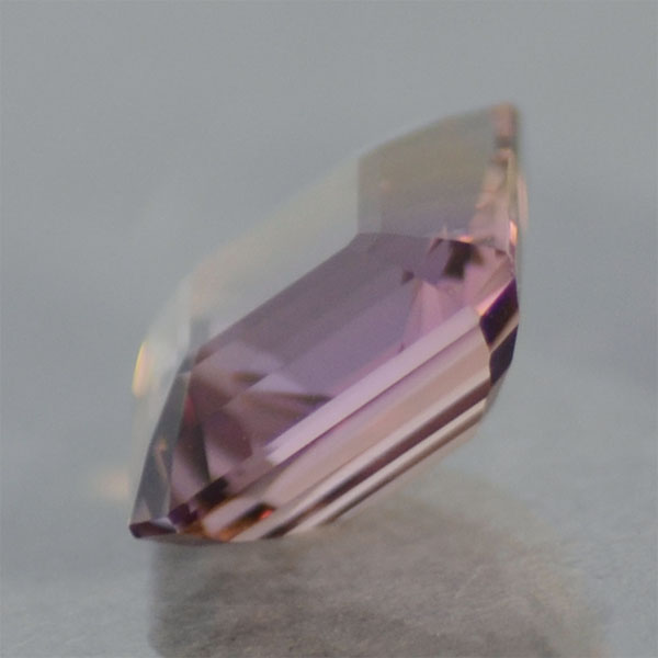 画像: アメトリン(バイカラークォーツ)(9.71ct)