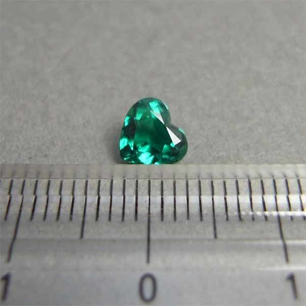 画像: エメラルド（0.71ct）　ハート