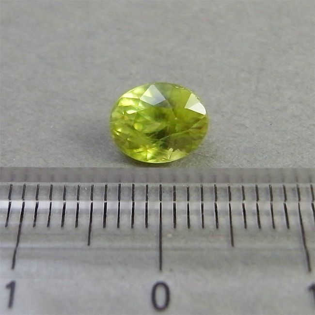 画像: スフェーン(1.748ct)