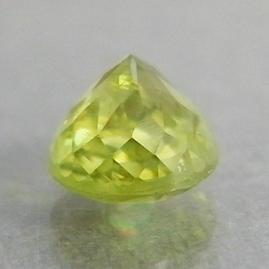 画像: スフェーン(1.748ct)