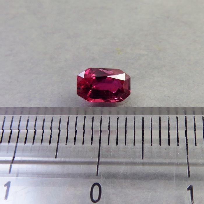 画像: ルビー(0.826ct)