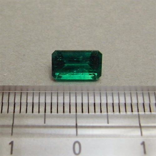 画像: エメラルド（1.28ct）