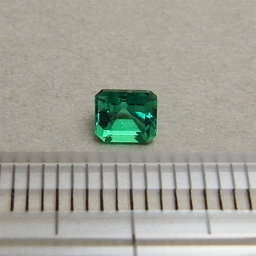 画像: エメラルド（0.41ct）