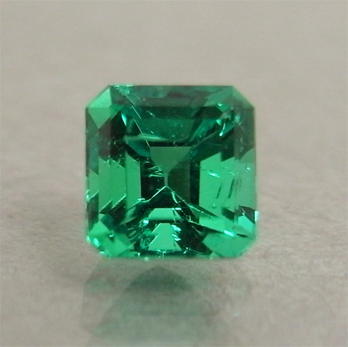 画像: エメラルド（0.41ct）