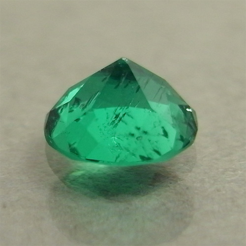 画像: エメラルド（0.29ct）　オーバル