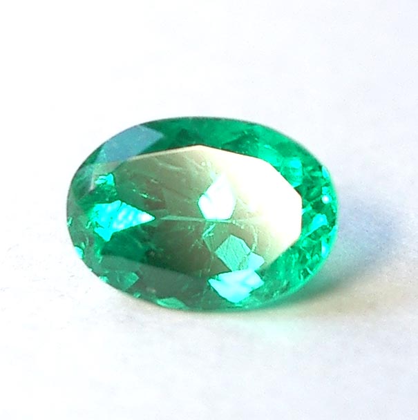 画像: エメラルド（0.61ct）　オーバル