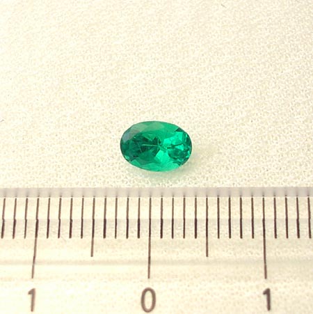 画像: エメラルド（0.61ct）　オーバル