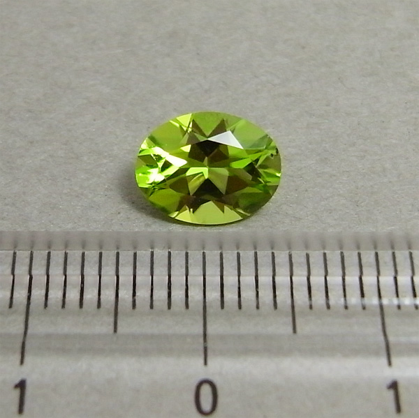 画像: ペリドット(1.71ct)