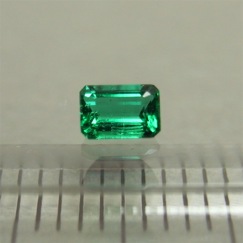 画像: エメラルド（0.13ct）